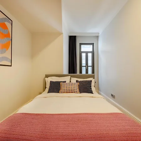 3-bedroom New And Spacious Apartament Stambuł