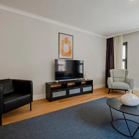 Apartment 3-bedroom New And Spacious