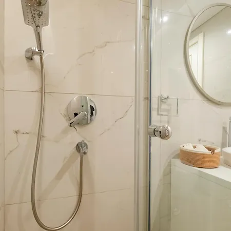 Apartment 3-bedroom New And Spacious *