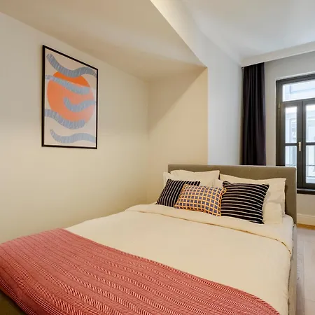 Apartment 3-bedroom New And Spacious *