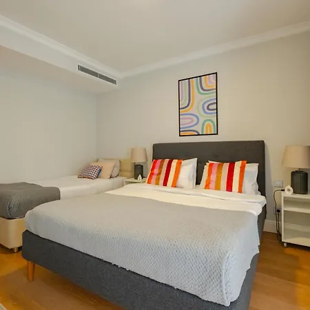 Apartment 3-bedroom New And Spacious Istanbul