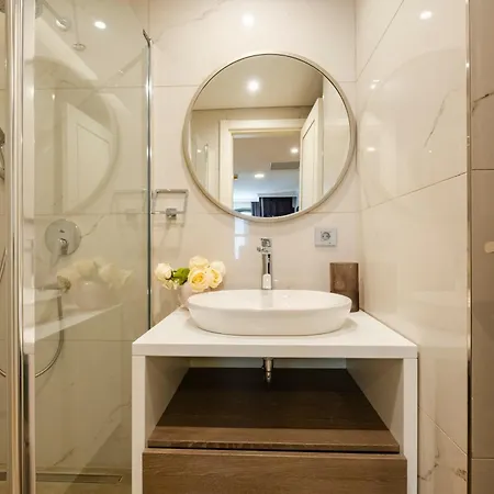 Apartment 3-bedroom New And Spacious