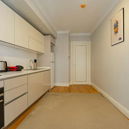 Apartment 3-bedroom New And Spacious *