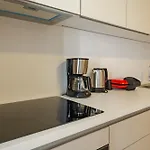 3-bedroom New And Spacious דירה *