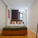 דירה 3-bedroom New And Spacious *