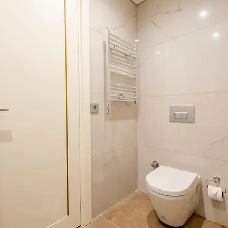 Apartmán 3-bedroom New And Spacious *